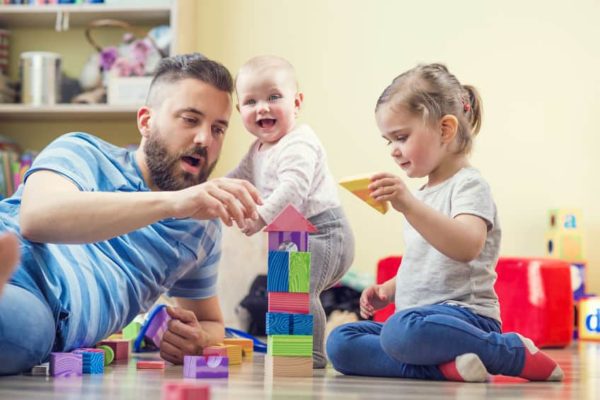 Escolhendo os Melhores Brinquedos Interativos para seu Filho