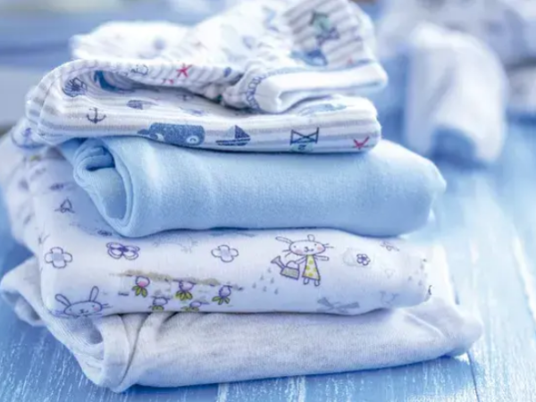 Enxoval delicado e confortável: Melhores tecidos para a cama do bebê