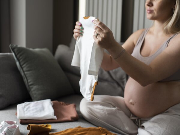 Maternidade: O que realmente importa nos primeiros meses, e o que pode esperar